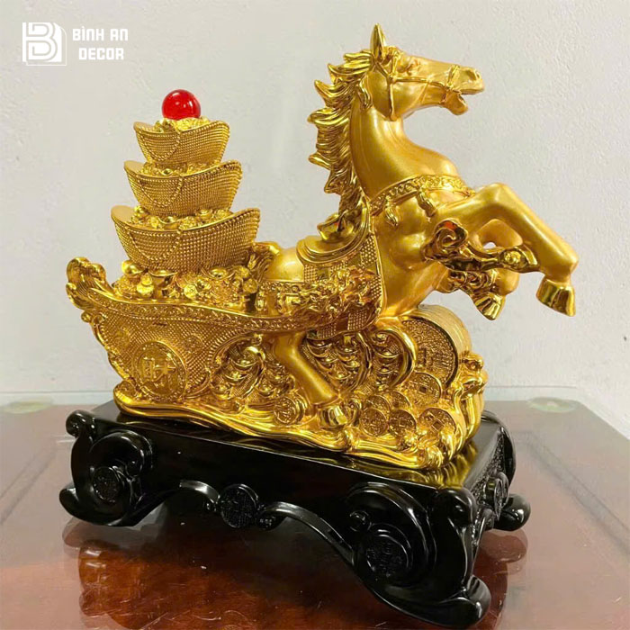 tuong-ngua-phong-thuy-keo-thoi-vang(4) Tượng Ngựa Phong Thủy Kéo Thỏi Vàng